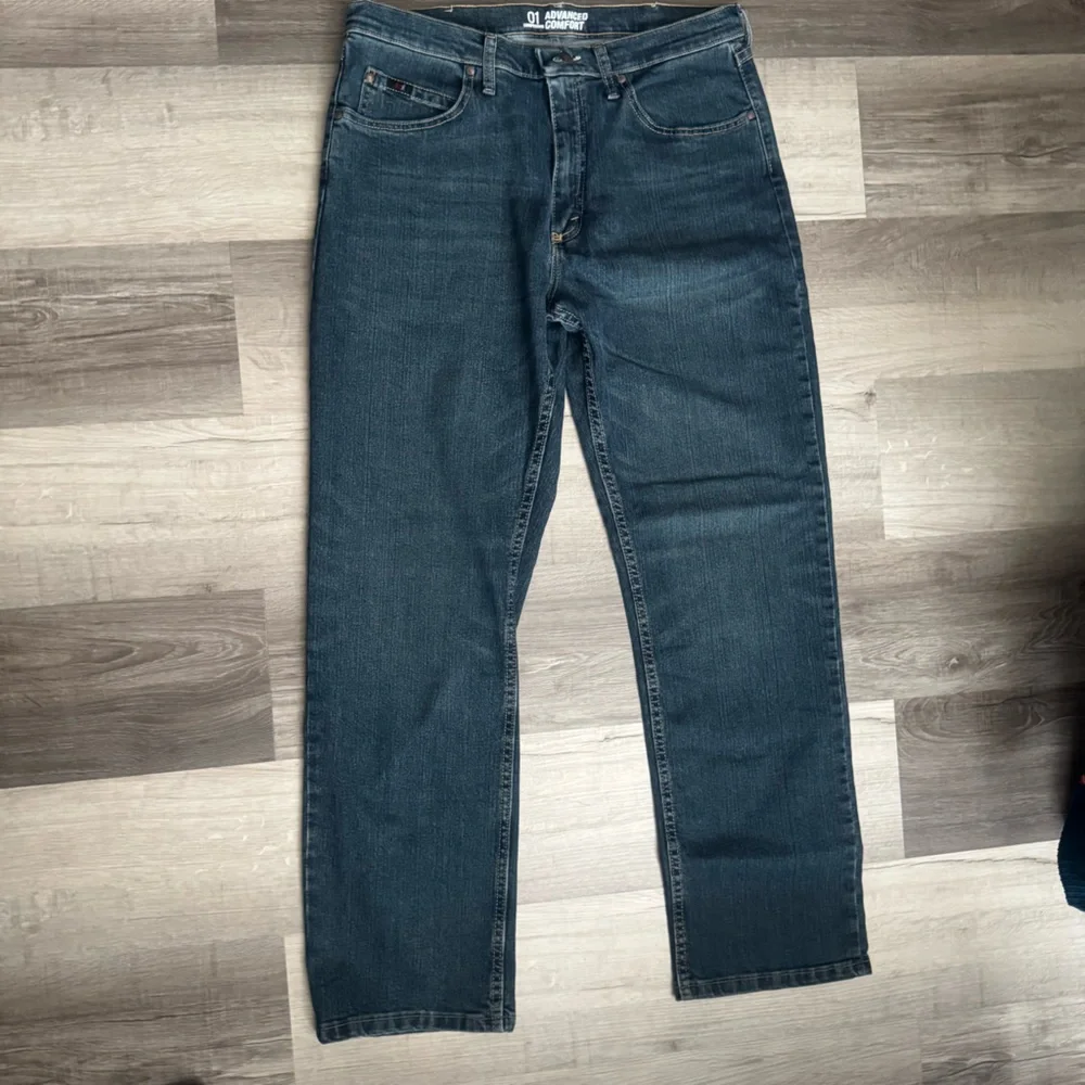 Wrangler Men's Blue Jeans - Picture 1 of 5